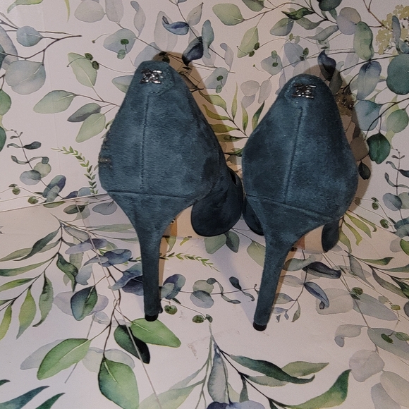 Sam Edelman Suede Green Heels - Picture 9 of 10